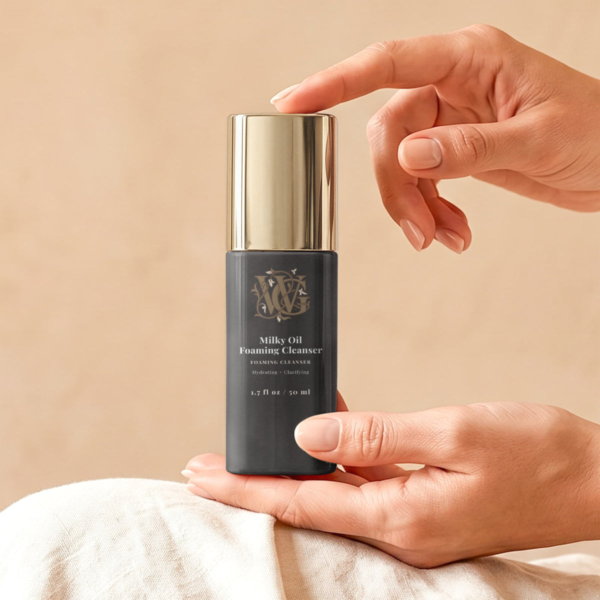 Milky Oil Foaming Cleanser Gold