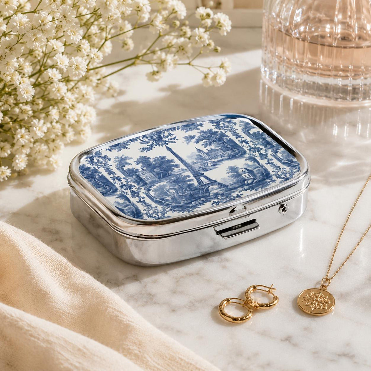 French Country Farmhouse Toile Pill Box for Mom Vintage Style Metal Tablet Organizer Vintage Pillbox Eiffel Tower Pocket Mirror Medicine Box